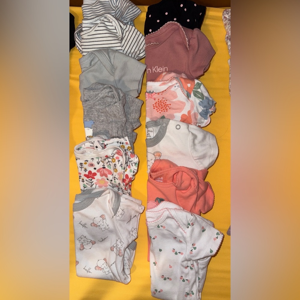 6-9 month Assorted Baby Girl Clothing Set - Picture 3 of 4